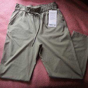 Lululemon Keep Moving 7/8 High-Rise Pant, Luxtreme, Size 6, Rosemary Green